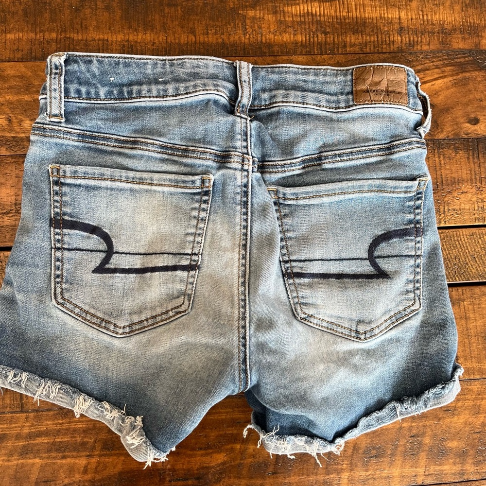 American Eagle Outfitters Light Blue Next Level Stretch Jean Shorts - Picture 4 of 4